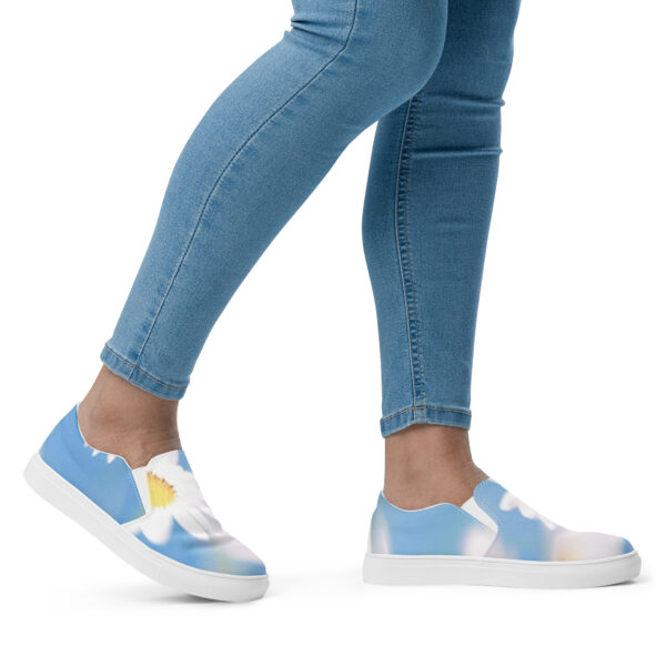 Daily Daisy Women’s slip-on canvas shoes - Image 3